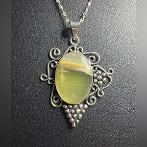 Pendant*Pistachio Calcite Gemstone Healing Stone Silver Setting